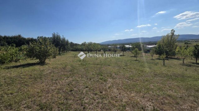 Eladó telek, Vácon 150 M Ft / költözzbe.hu