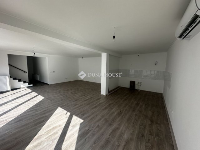 Eladó téglalakás, Pellérden 149.9 M Ft, 5 szobás