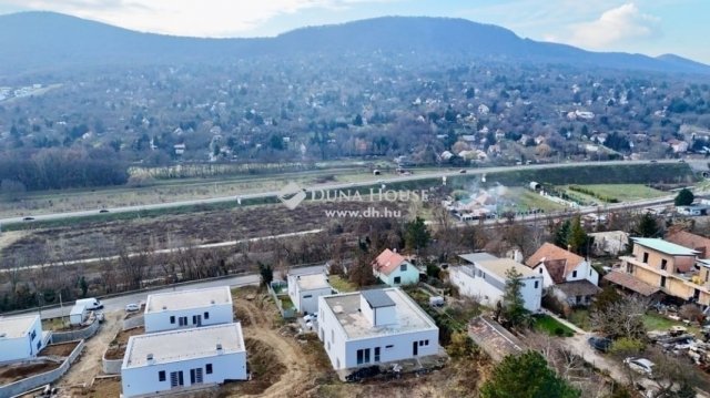 Eladó téglalakás, Budapesten, III. kerületben 145 M Ft, 2 szobás