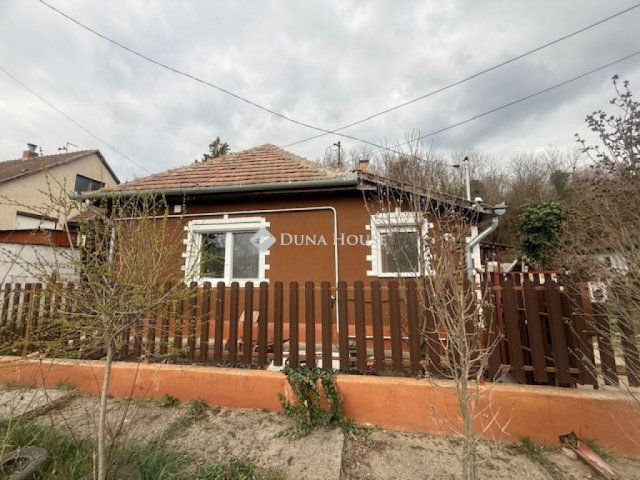 Eladó családi ház, Úrin, Rákóczi úton 42.9 M Ft, 3 szobás