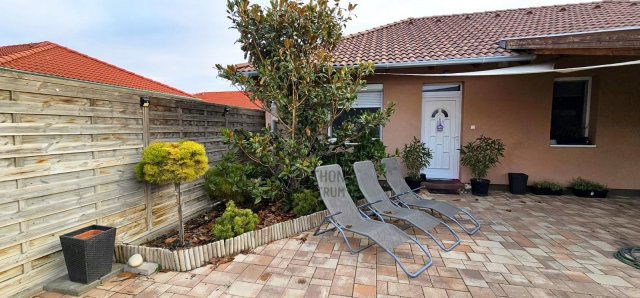 Eladó ikerház, Délegyházán 117 M Ft, 4 szobás