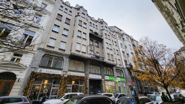 Eladó téglalakás, Budapesten, V. kerületben 126 M Ft, 2 szobás