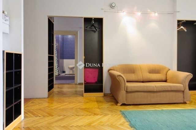 Eladó téglalakás, Budapesten, VII. kerületben 150 M Ft, 4 szobás