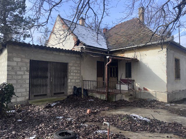 Eladó családi ház, Bicskén 35 M Ft, 2 szobás