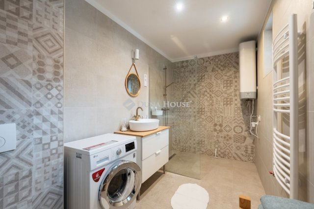 Eladó családi ház, Kecskéden 159 M Ft, 6 szobás