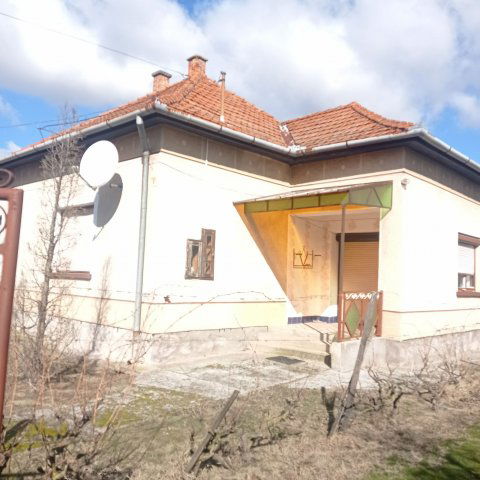 Eladó családi ház, Csengelén 28 M Ft, 3 szobás