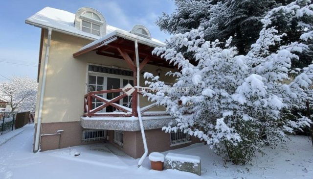 Eladó családi ház, Budapesten, XVI. kerületben 174 M Ft