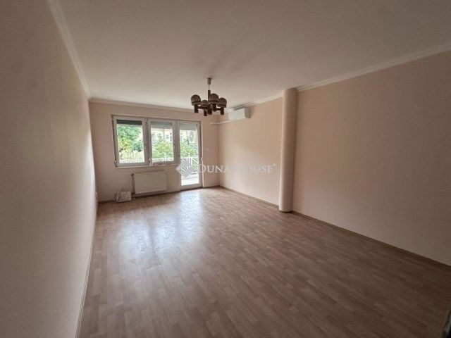 Eladó téglalakás, Szegeden 61.9 M Ft, 2 szobás