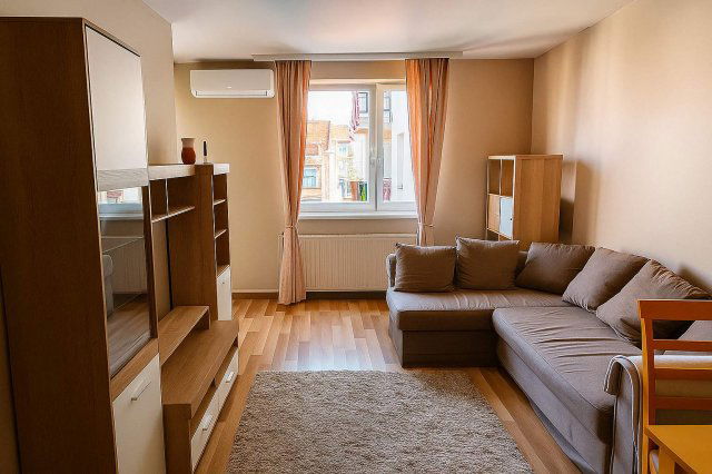 Eladó téglalakás, VIII. kerületben, Tolnai Lajos utcában
