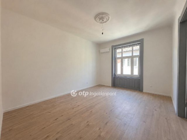 Eladó téglalakás, Budapesten, VIII. kerületben 84.9 M Ft