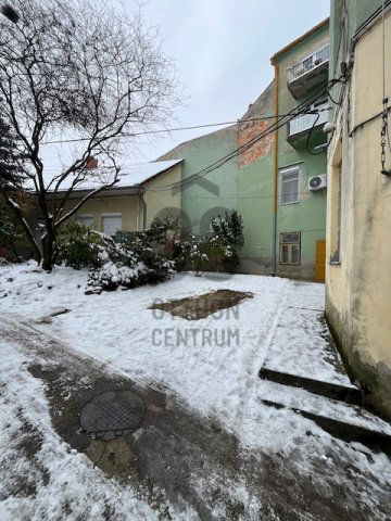 Eladó téglalakás, Pécsett 69.99 M Ft, 2 szobás