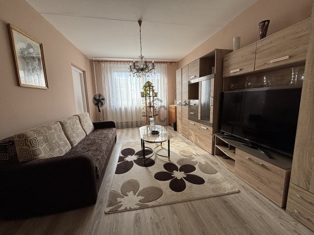 Eladó panellakás, Debrecenben 69.9 M Ft, 3 szobás