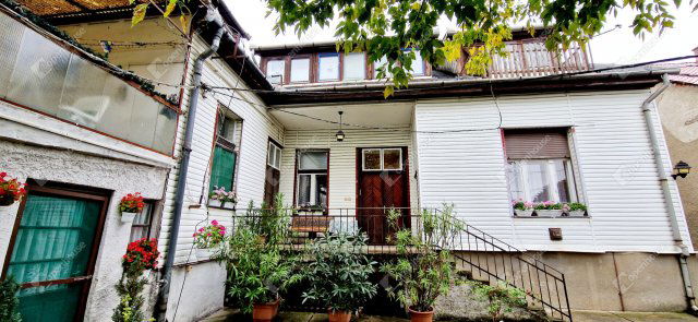 Eladó családi ház, Miskolcon 59.9 M Ft, 9 szobás