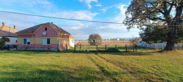 Eladó családi ház, Sásdon 16.5 M Ft, 3 szobás