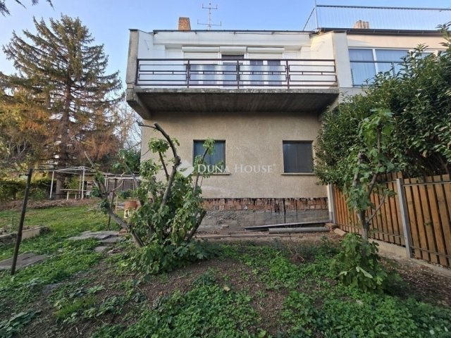 Eladó ikerház, Pécsett 79.9 M Ft, 3 szobás