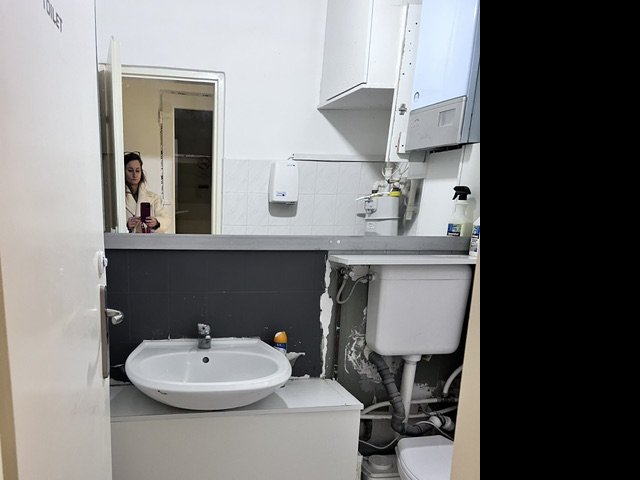 Eladó üzlethelyiség, VII. kerületben, Dembinszky utcában