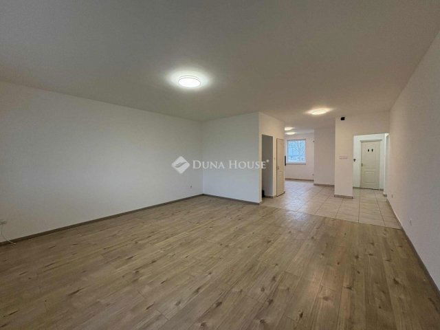 Eladó családi ház, Újlengyelen 79.9 M Ft, 5 szobás