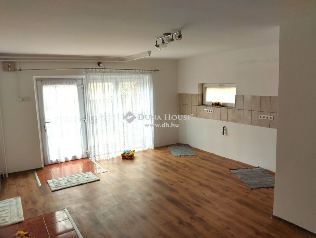 Eladó családi ház, Piliscséven 87 M Ft, 5 szobás