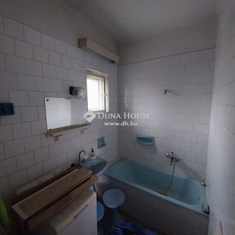 Eladó családi ház, Budapesten, XVI. kerületben 64.9 M Ft