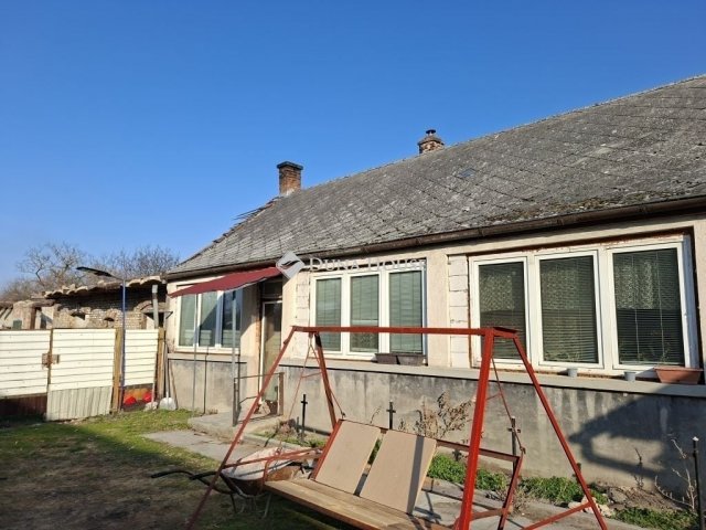 Eladó családi ház, Zámolyon 39.99 M Ft, 3 szobás
