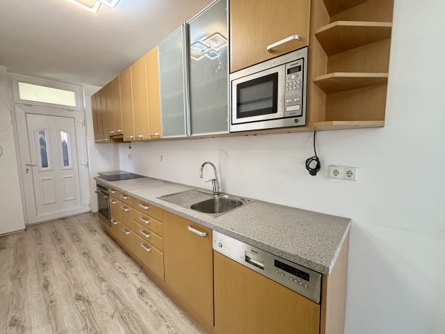 Eladó téglalakás, Pápán 26.39 M Ft, 1+1 szobás