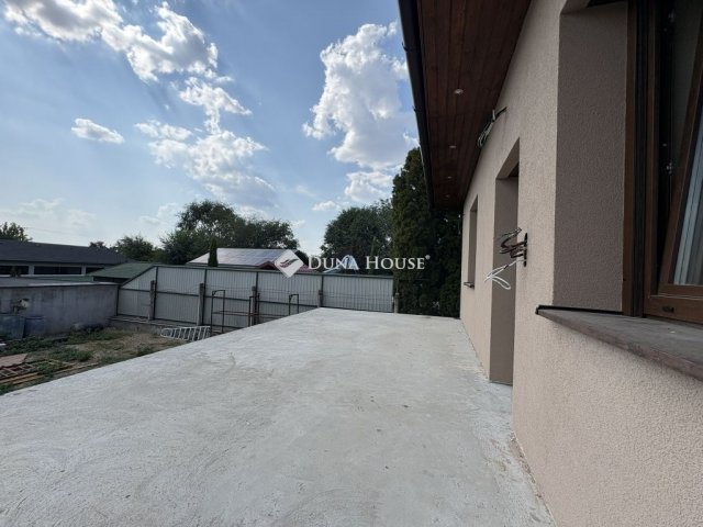Eladó családi ház, Ócsán 123.9 M Ft, 4 szobás