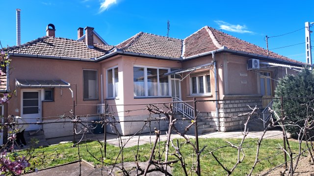 Eladó családi ház, Gyulán 49.9 M Ft, 3+1 szobás