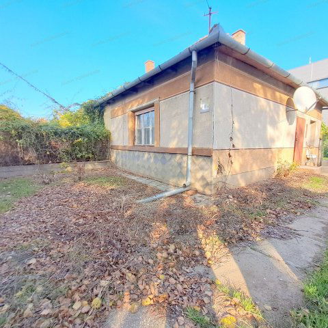 Eladó ikerház, Nyíregyházán 17.9 M Ft, 1 szobás