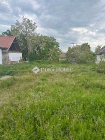 Eladó telek, Tahitótfalun 30 M Ft / költözzbe.hu