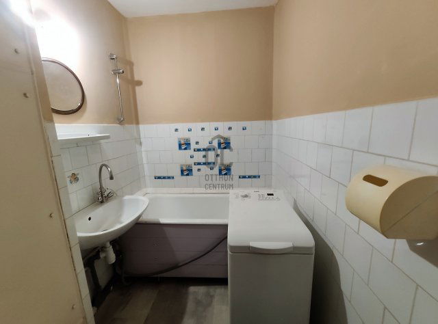 Kiadó panellakás, albérlet, Debrecenben 140 E Ft / hó, 1 szobás