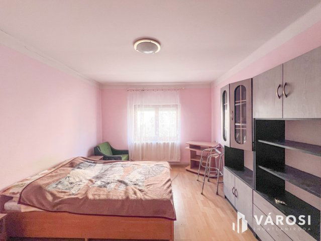Eladó családi ház, Gyulán 29.99 M Ft, 2 szobás