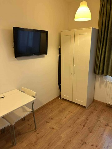 Kiadó téglalakás, albérlet, Pécsett 150 E Ft / hó, 1+1 szobás