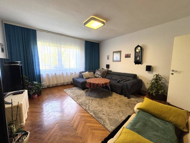 Eladó családi ház, Rajkán 102.6 M Ft, 6 szobás