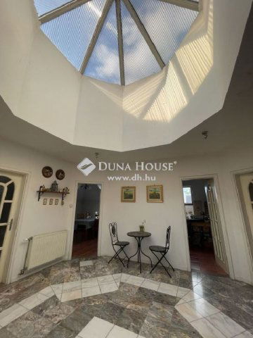 Eladó családi ház, Érden 139.9 M Ft, 1 szobás