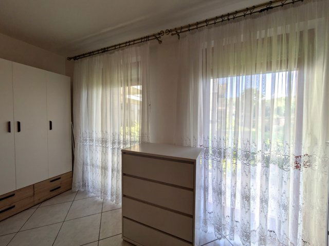 Kiadó téglalakás, albérlet, Debrecenben 300 E Ft / hó, 3 szobás