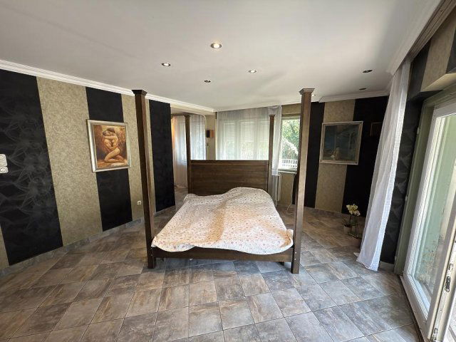 Eladó családi ház, Szentendrén 83.9 M Ft, 4 szobás