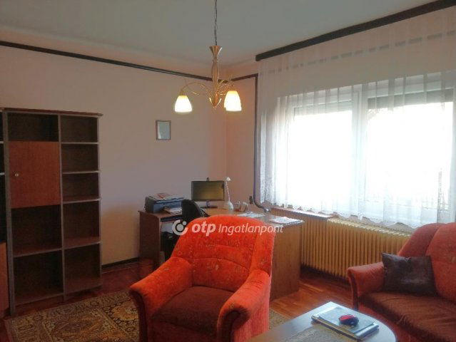 Eladó családi ház, Dombóváron 35 M Ft, 3+1 szobás