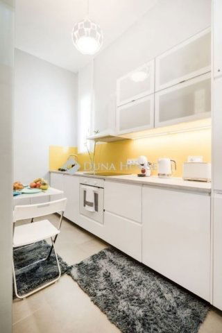 Eladó téglalakás, Budapesten, V. kerületben 113 M Ft, 1 szobás