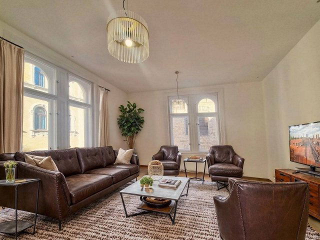 Eladó téglalakás, Budapesten, VI. kerületben, Paulay Ede utcában