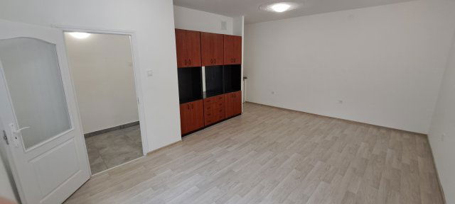 Kiadó iroda, Székesfehérvárott, Mátyás Király körúton