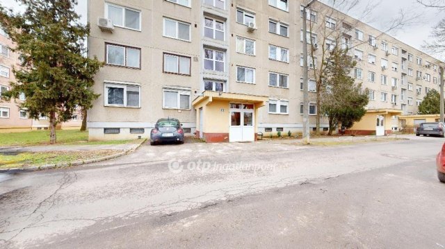 Eladó panellakás, Nyíregyházán 48 M Ft, 2+1 szobás