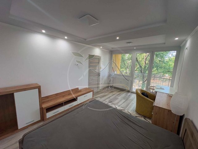 Eladó panellakás, Gyulán 28.5 M Ft, 1 szobás