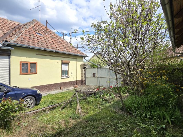 Eladó családi ház, Géderlakon 11.8 M Ft, 2 szobás