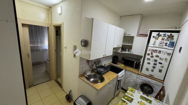 Eladó panellakás, Budapesten, XV. kerületben, Drégelyvár utcában