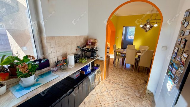 Eladó téglalakás, Üllőn 125 M Ft, 5 szobás