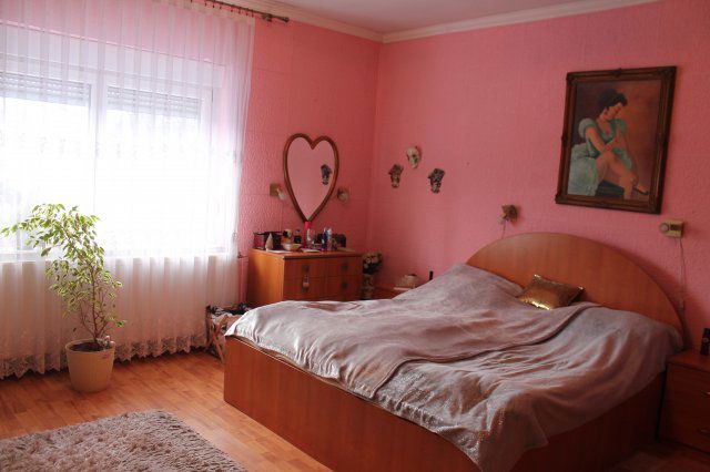 Eladó családi ház, Tatabányán 57.9 M Ft, 3 szobás