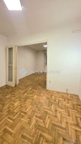 Eladó téglalakás, Budapesten, II. kerületben 69.9 M Ft, 1 szobás