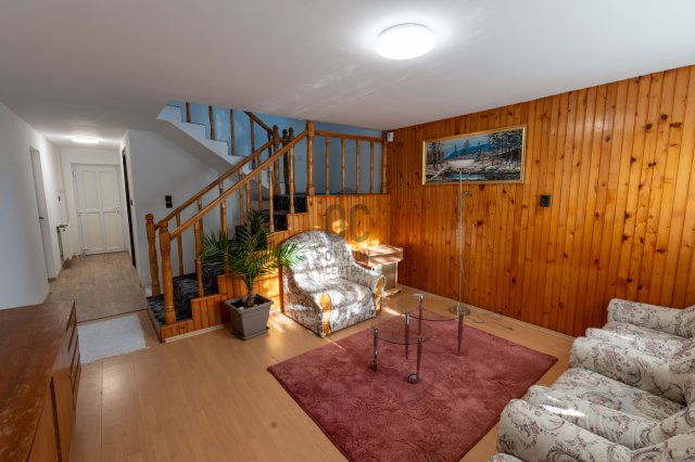 Eladó családi ház, Székesfehérvárott 92 M Ft, 4 szobás