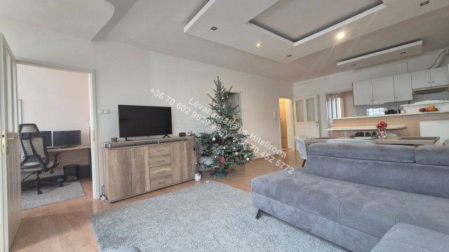 Eladó téglalakás, Békéscsabán 80 M Ft, 3+1 szobás