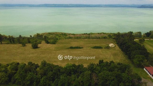 Eladó téglalakás, Balatonföldváron 155.7 M Ft, 3 szobás